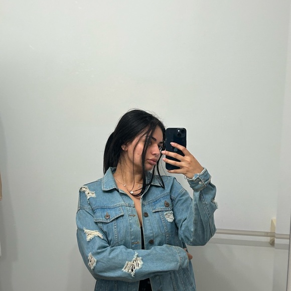 Distressed vintage oversized jean jacket - Picture 1 of 6